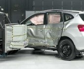 2014 Nissan Rogue Select IIHS Side Impact Crash Test Picture